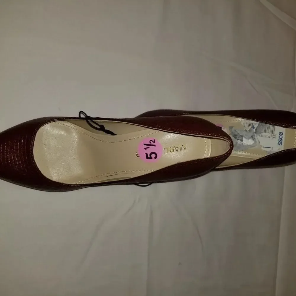 BRAND NEW MARC FISHER POINTED TOE BLOCK HEEL PUMP